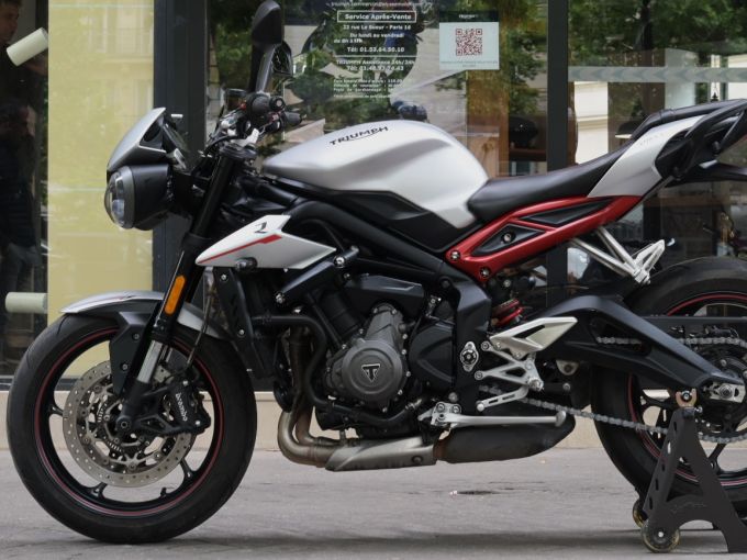 TRIUMPH STREET TRIPLE 765 R 4