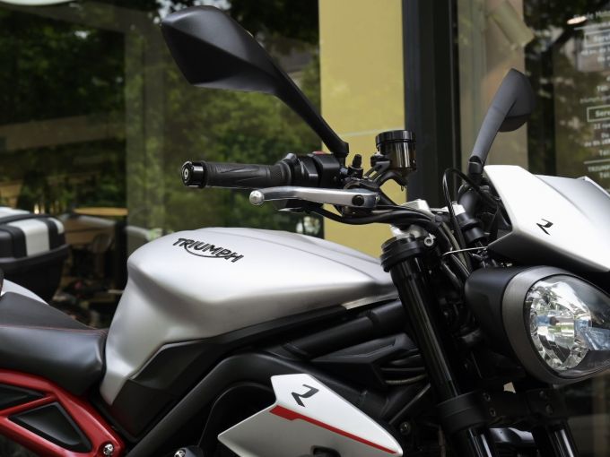 TRIUMPH STREET TRIPLE 765 R 4