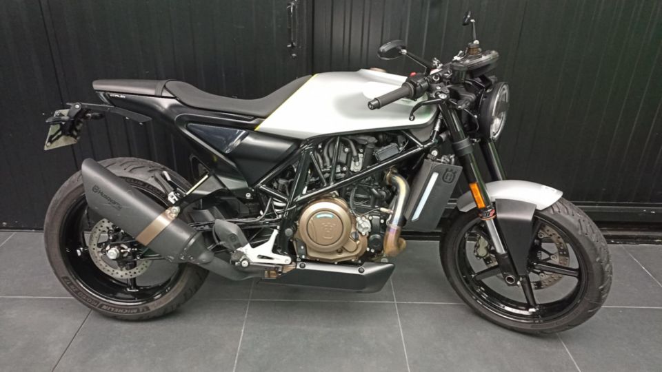 HUSQVARNA 701 VITPILEN 4