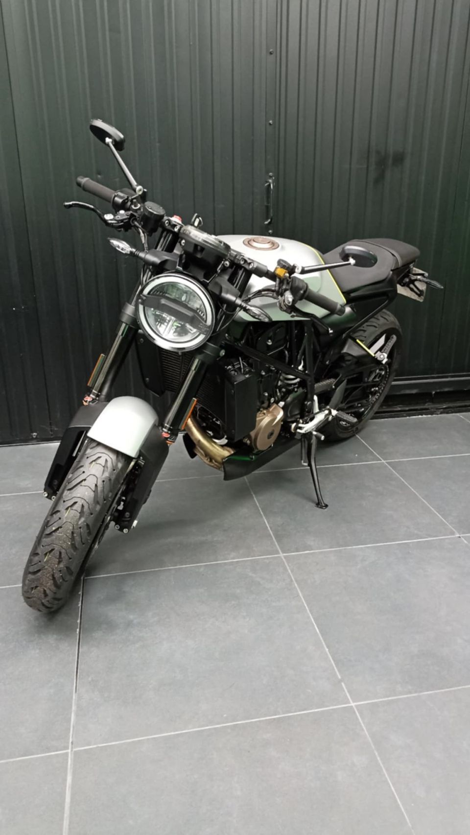 HUSQVARNA 701 VITPILEN 4