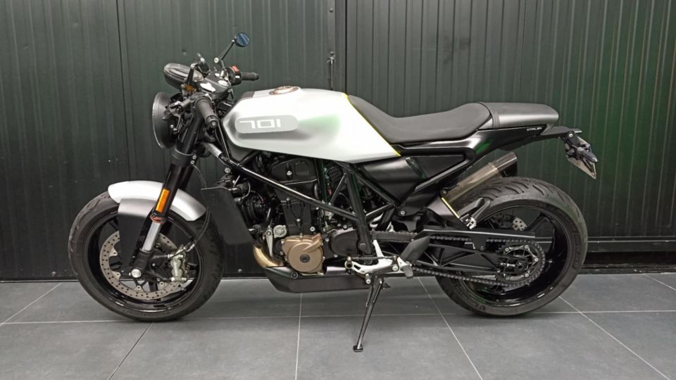 HUSQVARNA 701 VITPILEN 4