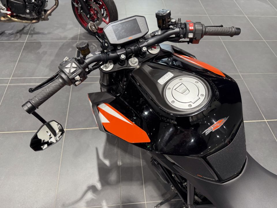 KTM 1290 SUPER DUKE R 4