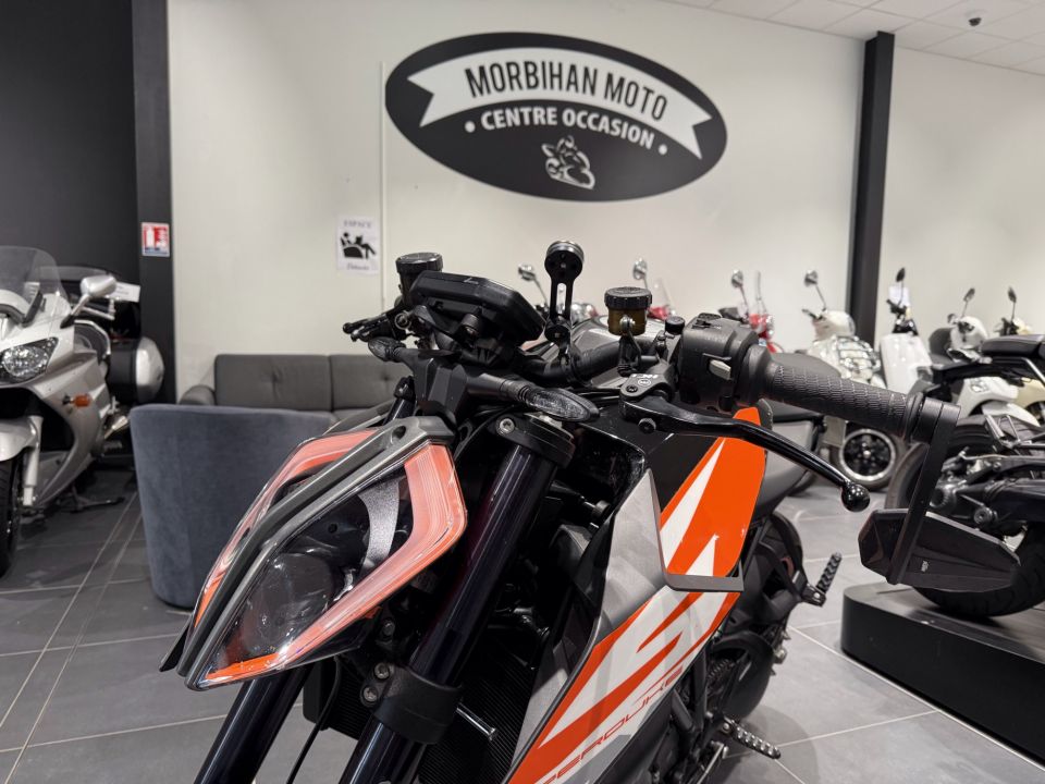 KTM 1290 SUPER DUKE R 4