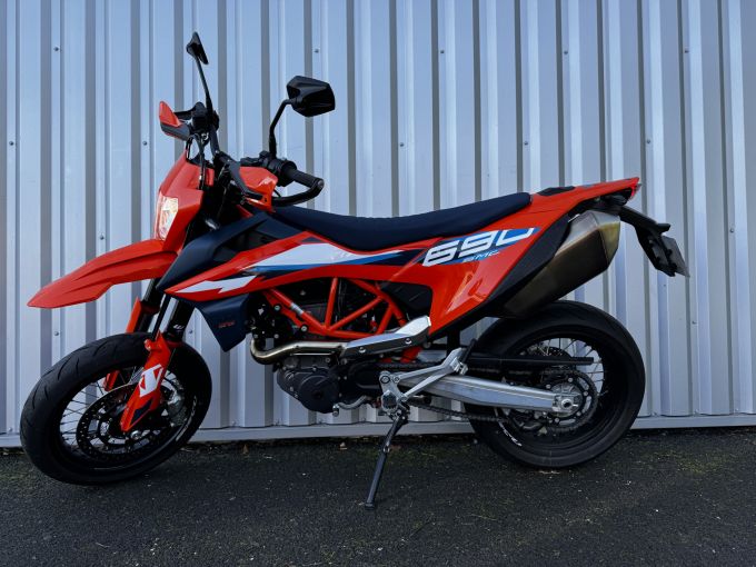 KTM 690 SMC R 4