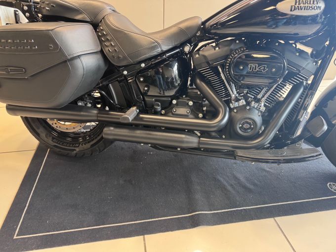 HARLEY-DAVIDSON SOFTAIL HERITAGE 1870 CLASSIC FLHC 114 4