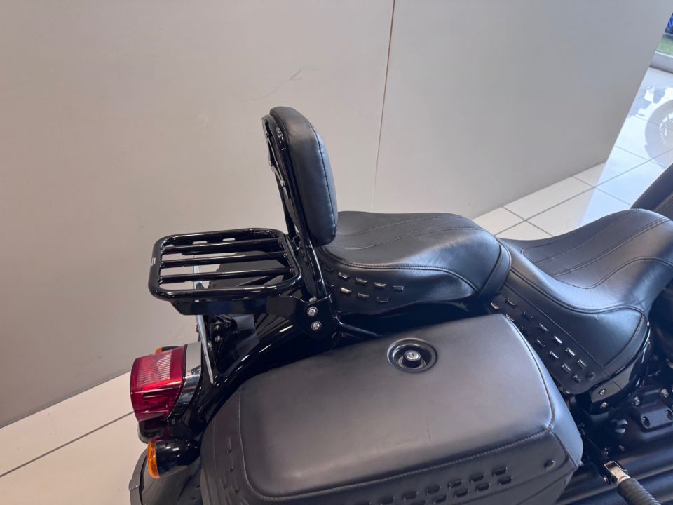 HARLEY-DAVIDSON SOFTAIL HERITAGE 1868 CLASSIC 4