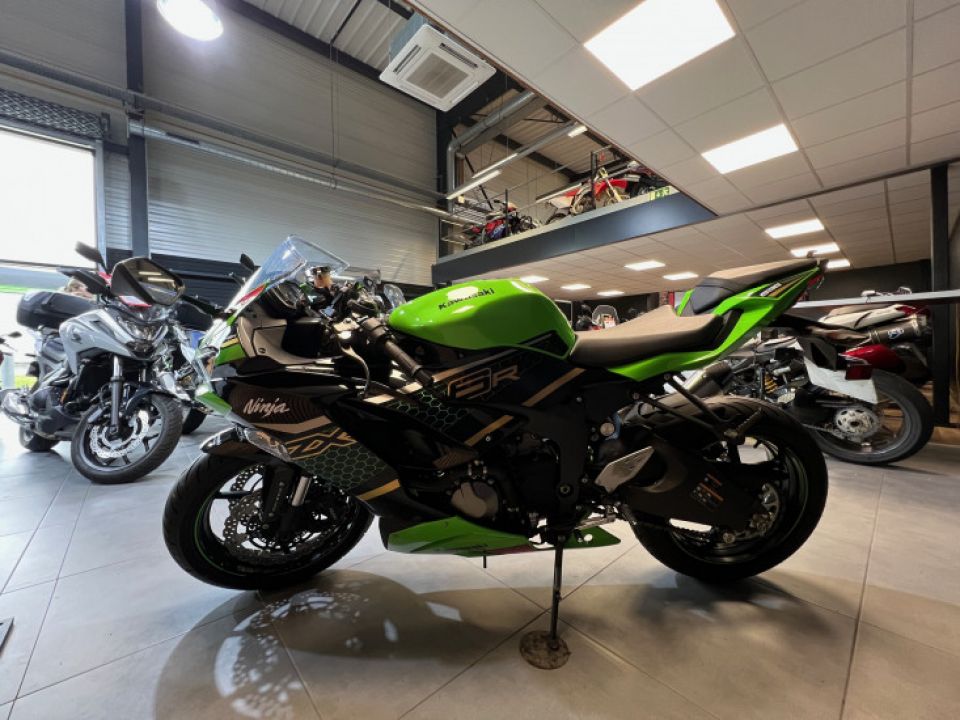 KAWASAKI ZX-6R 636 4