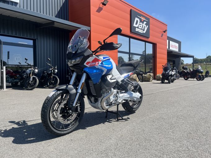 MOTO GUZZI STELVIO 4