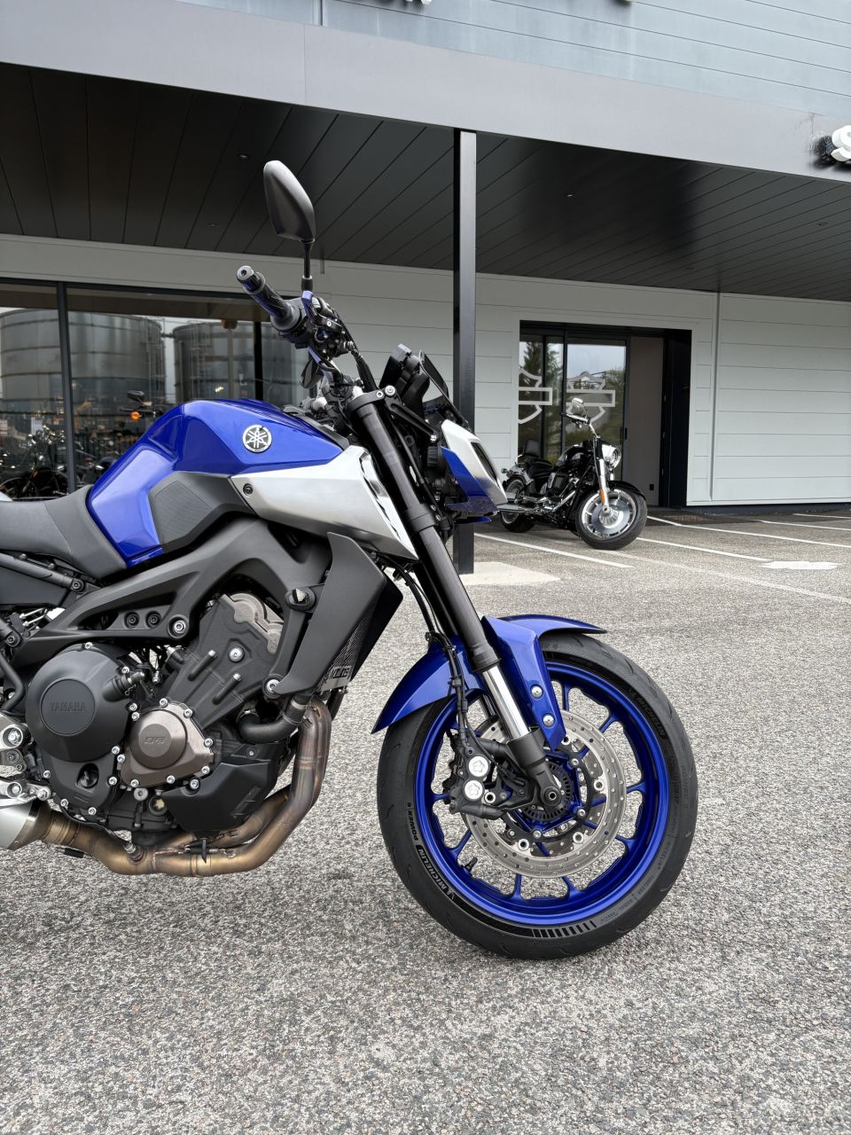 YAMAHA MT-09 4