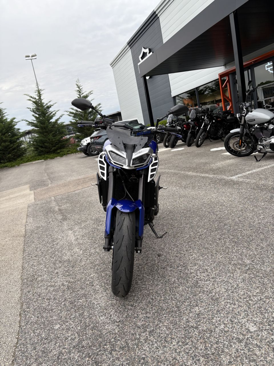 YAMAHA MT-09 4