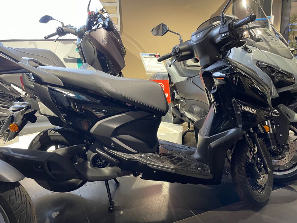 YAMAHA RayZR 125 4