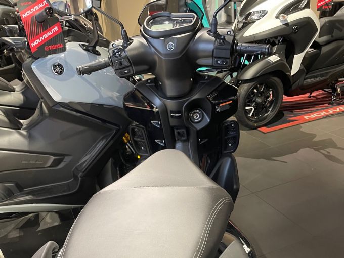 YAMAHA RayZR 125 4