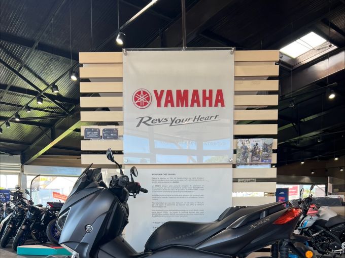 YAMAHA XMAX 125 4