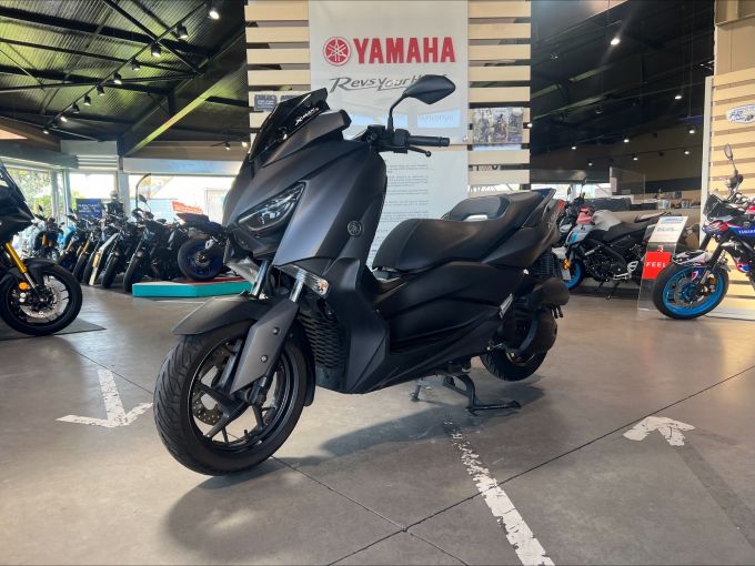 YAMAHA XMAX 125 4