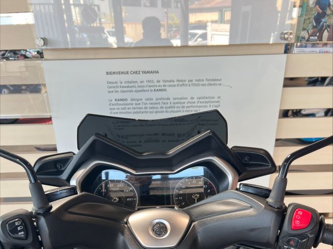 YAMAHA XMAX 125 4