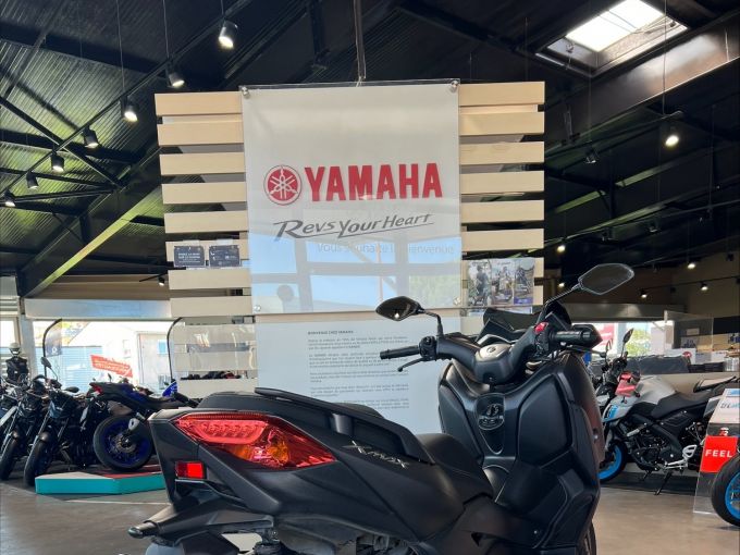 YAMAHA XMAX 125 4