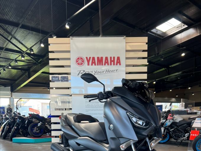 YAMAHA XMAX 125 4