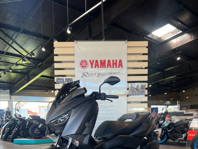 YAMAHA XMAX 125 4