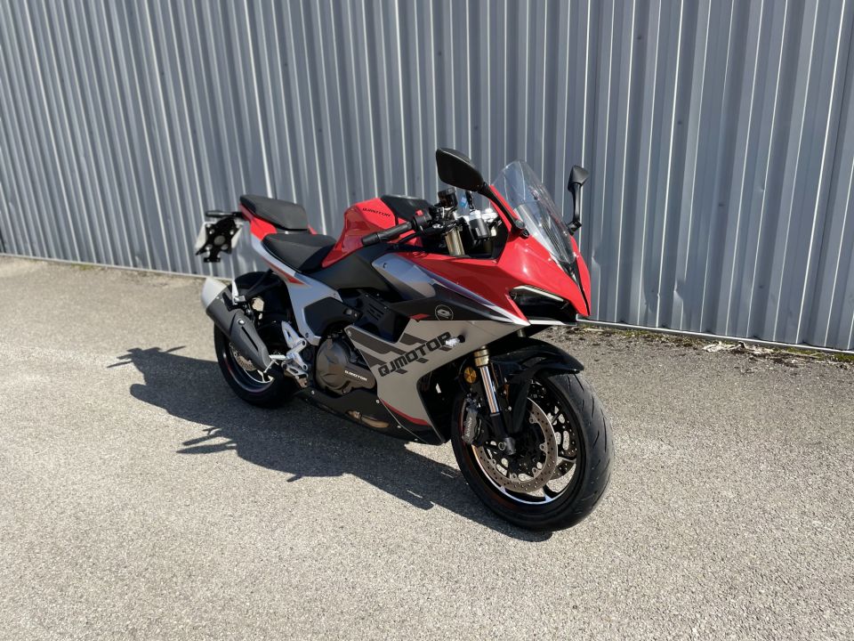 QJ MOTOR SRK 600 RR 4