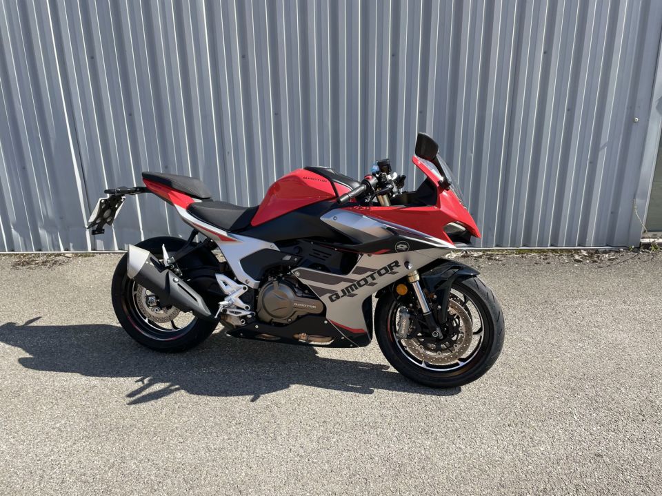 QJ MOTOR SRK 600 RR 4