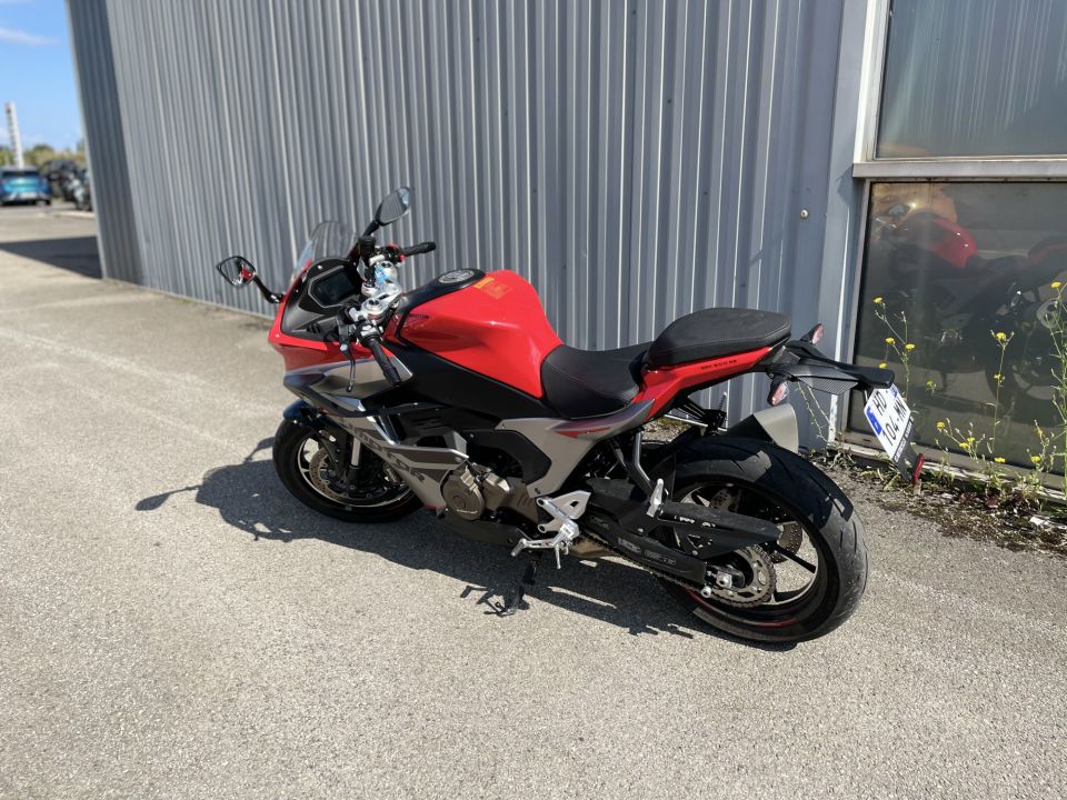 QJ MOTOR SRK 600 RR 4