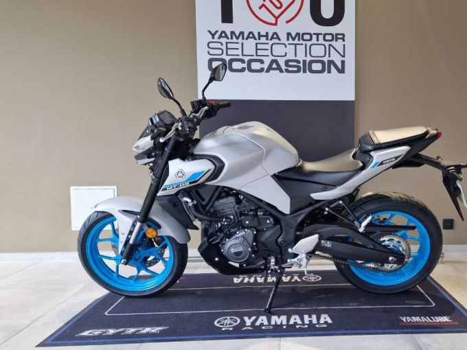 YAMAHA MT-03 4