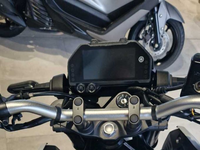 YAMAHA MT-03 4