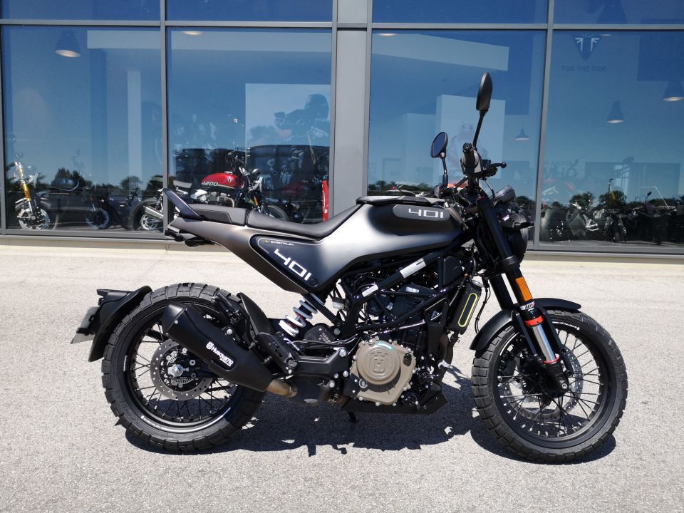 HUSQVARNA SVARTPILEN 401 4