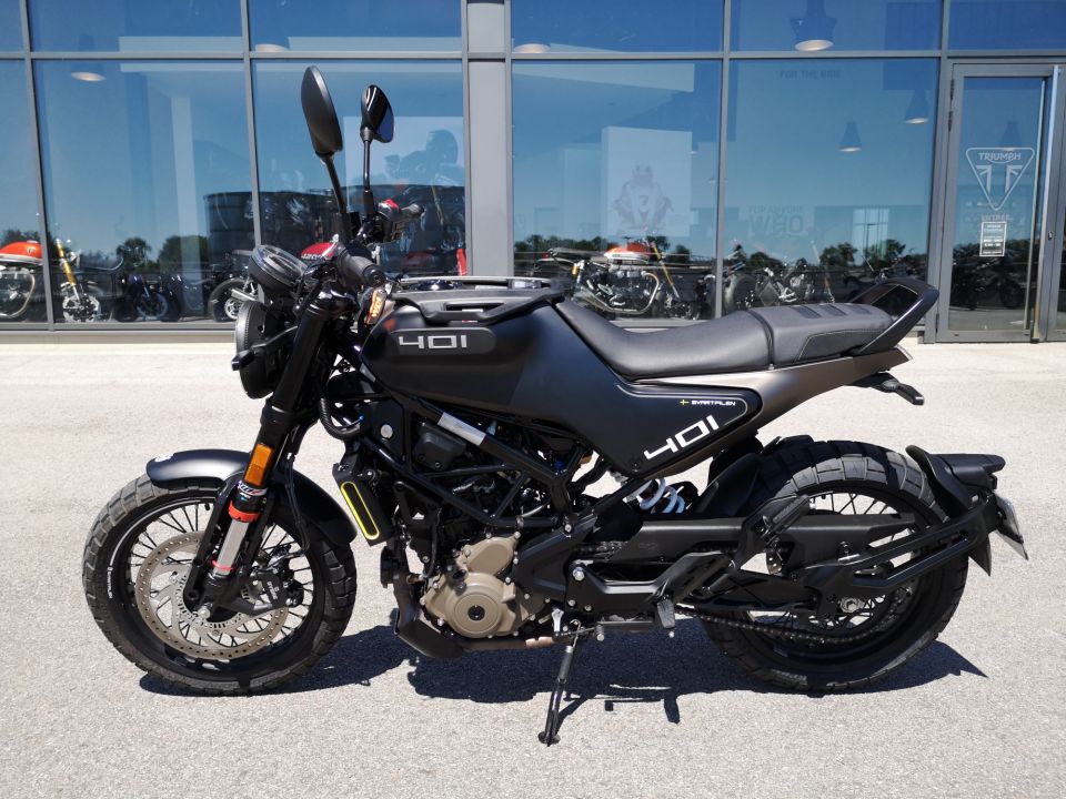 HUSQVARNA SVARTPILEN 401 4