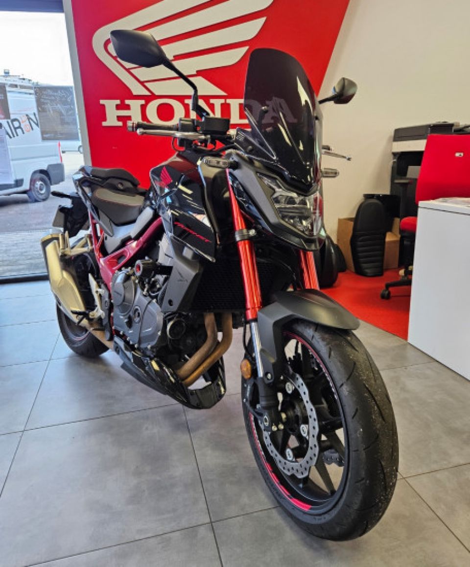 HONDA CB 750 HORNET 4