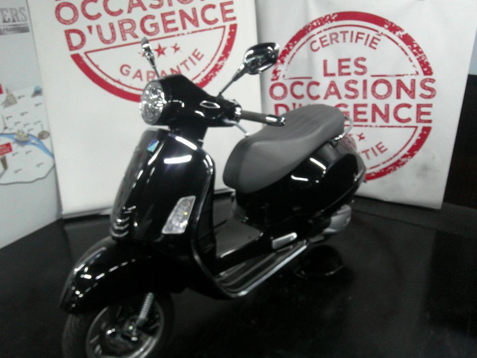 VESPA GTS 300 SUPER 4