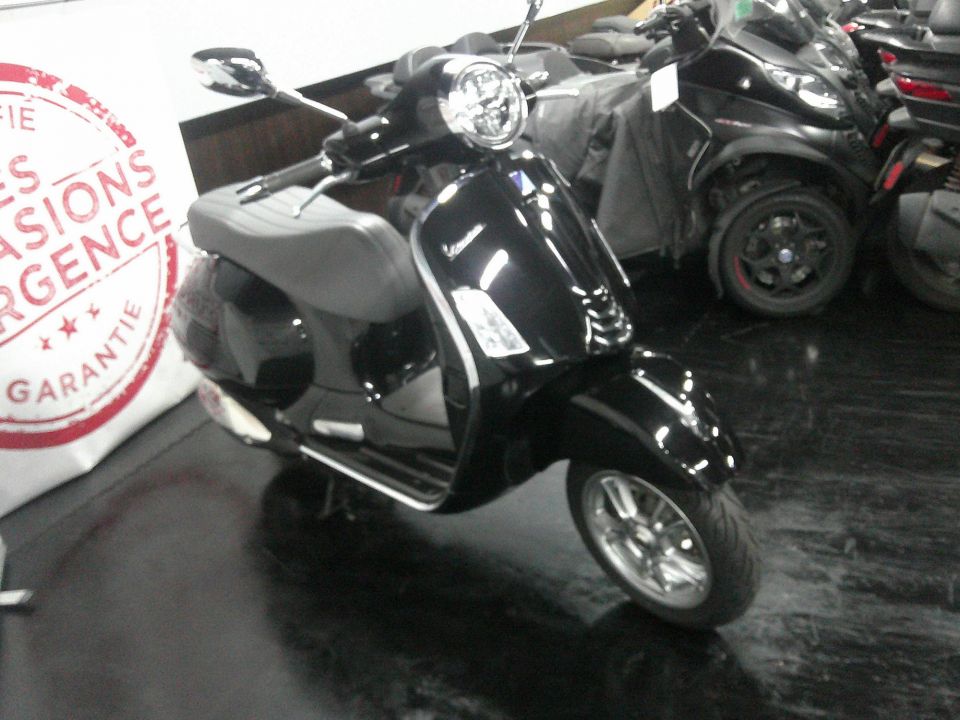 VESPA GTS 300 SUPER 4