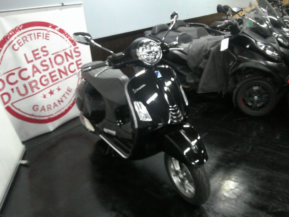 VESPA GTS 300 SUPER 4