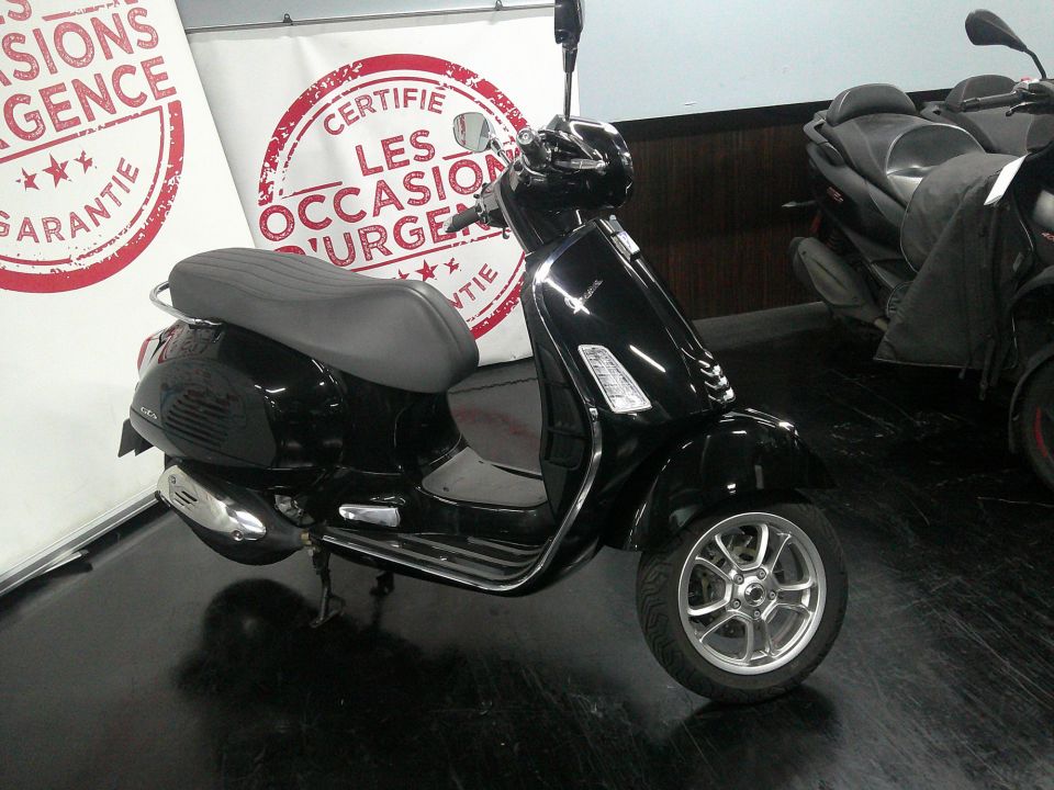 VESPA GTS 300 SUPER 4