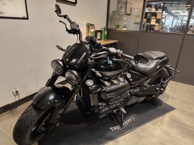 TRIUMPH ROCKET 3 R STORM 4