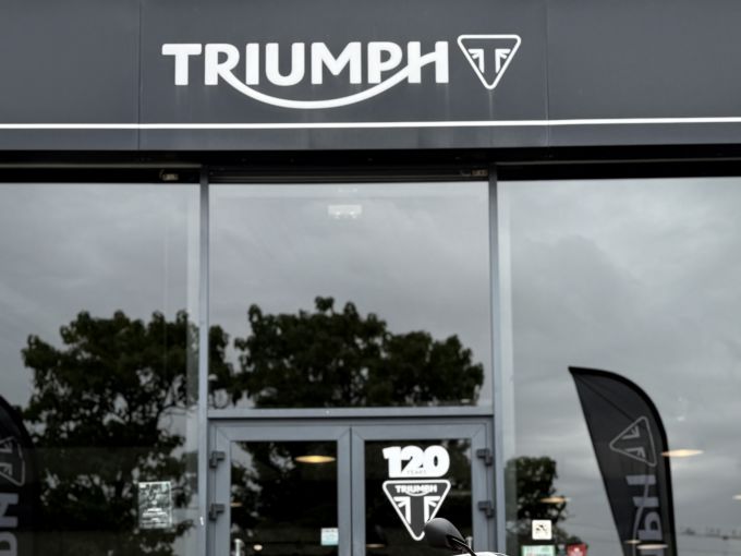 TRIUMPH SPEED TRIPLE 1200 RR 4