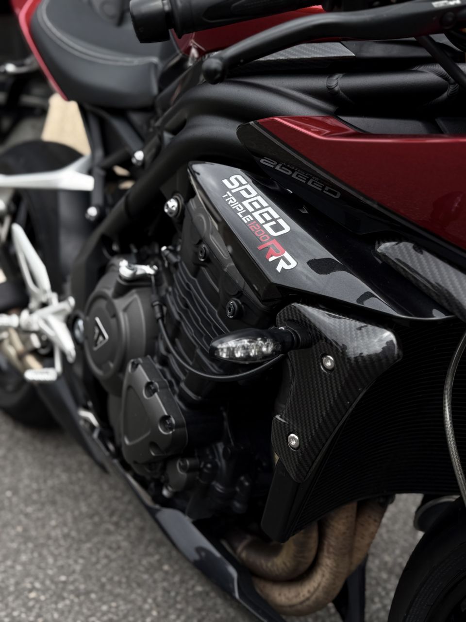 TRIUMPH SPEED TRIPLE 1200 RR 4