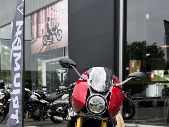 TRIUMPH SPEED TRIPLE 1200 RR 4