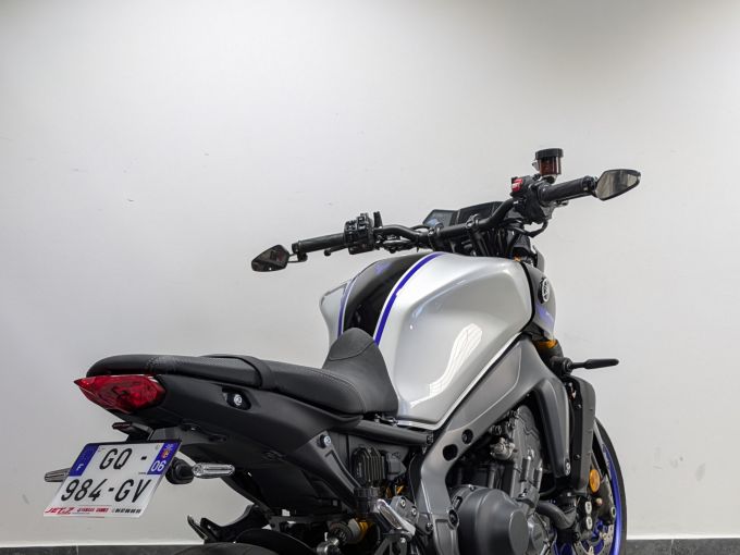 YAMAHA MT-09 SP 4