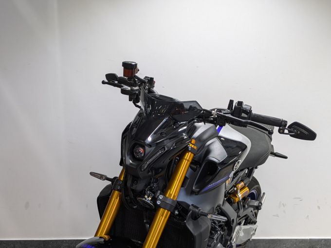 YAMAHA MT-09 SP 4