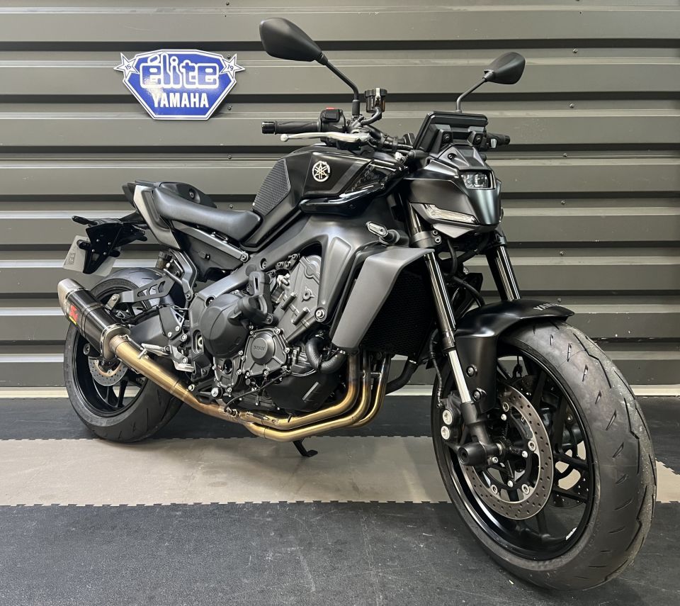 YAMAHA MT-09  Y-AMT 4