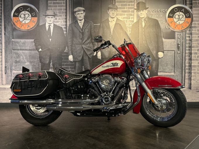 HARLEY-DAVIDSON HYDRA-GLIDE REVIVAL 1868 4
