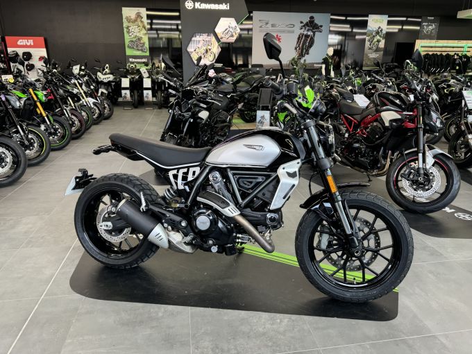 DUCATI SCRAMBLER 4