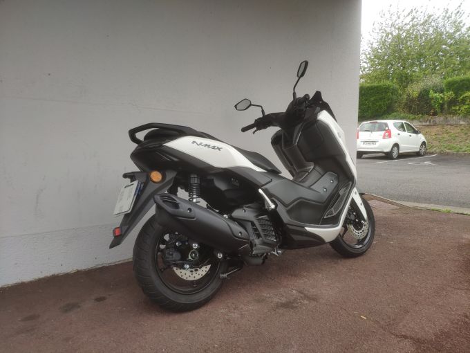 YAMAHA NMAX 125 4