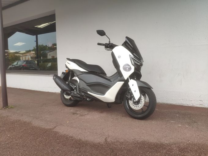 YAMAHA NMAX 125 4