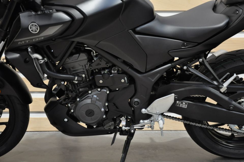 YAMAHA MT-03 300 4