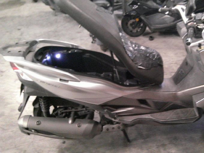 KAWASAKI J300 4