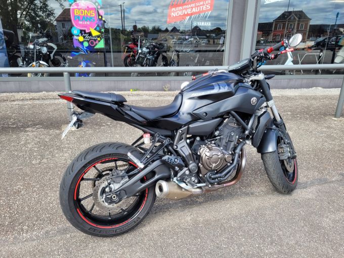 YAMAHA MT-07 (47.5CV) 4