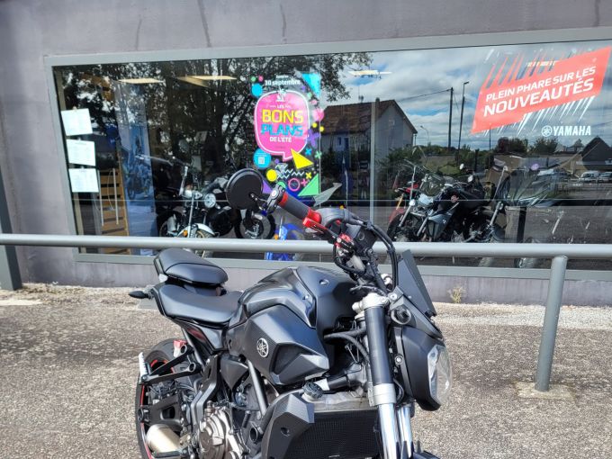 YAMAHA MT-07 (47.5CV) 4