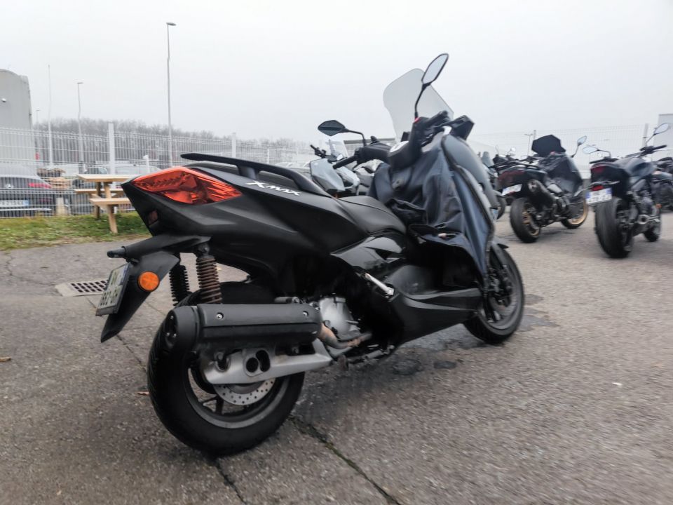 YAMAHA XMAX 125 TECH MAX 4